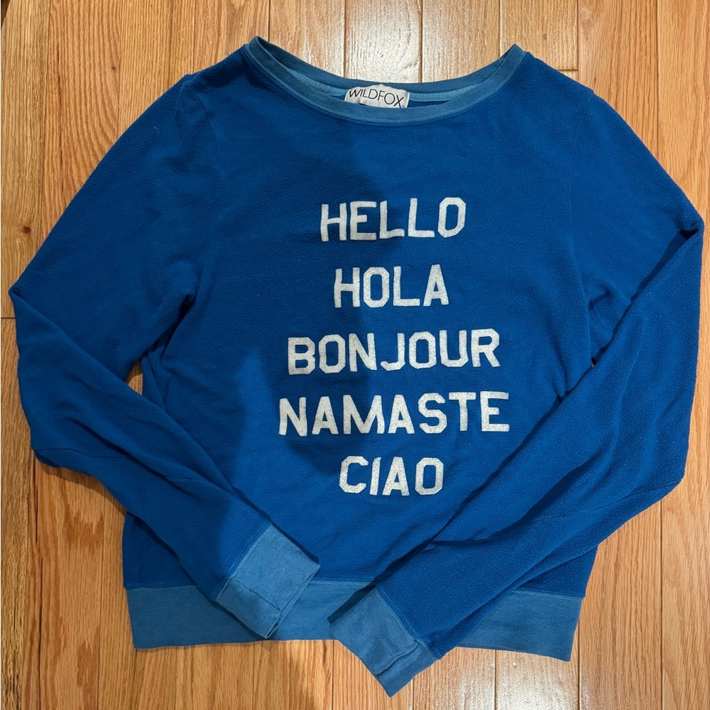 WILDFOX TOP “hello Hola Bonjour” beach jumper